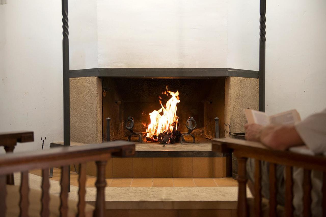 Crux Albergue Adahuesca Exteriör bild