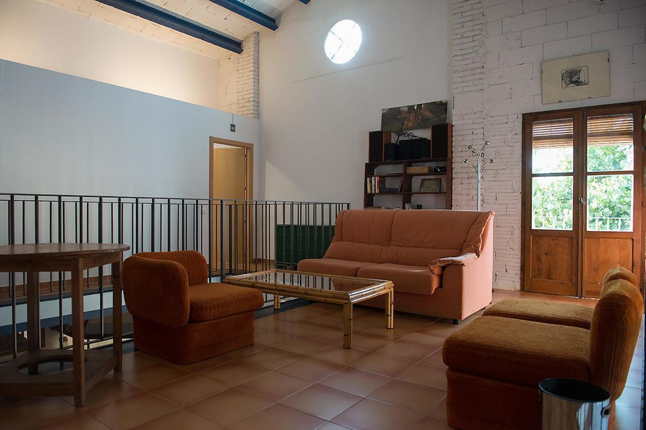 Crux Albergue Adahuesca Exteriör bild